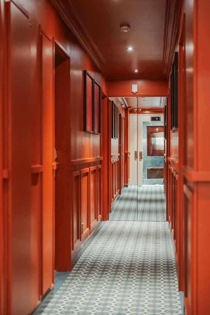 Circulation de l'hôtel Maison Orphée.